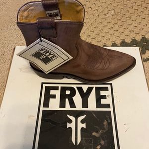 Frye Billy Short Brown Boots